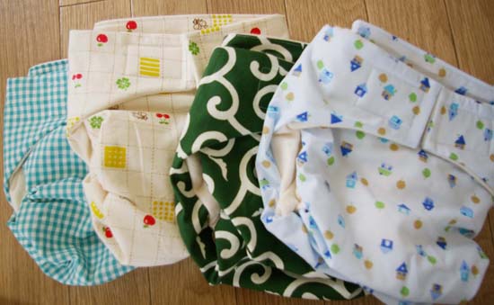送料無料 ハンドメイドの布おむつカバー ママと赤ちゃんの目線で作った布おむつカバーです 赤ちゃんの肌に配慮した昔ながらの布おむつが注目されています